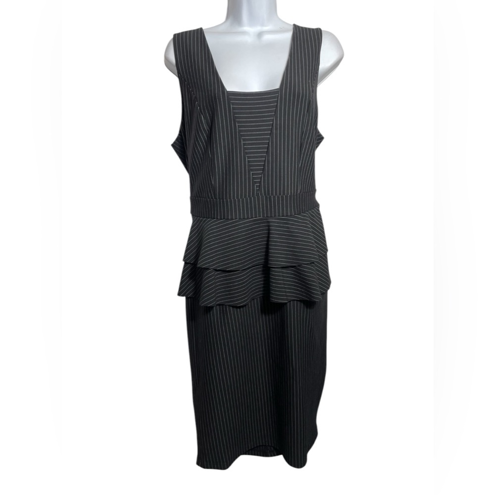 City Chic dress size 16‎ black and white pinstripe classic sleeveless dress 🖤🖤